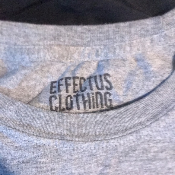 Large tee - Picture 2 of 3